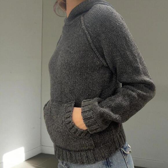 Abercrombie Women's Gray Knit Hoodie Sweater - Picture 2 of 3